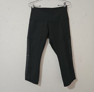 Lululemon Train Times Crop (first generation) Size 8 , Black Logo